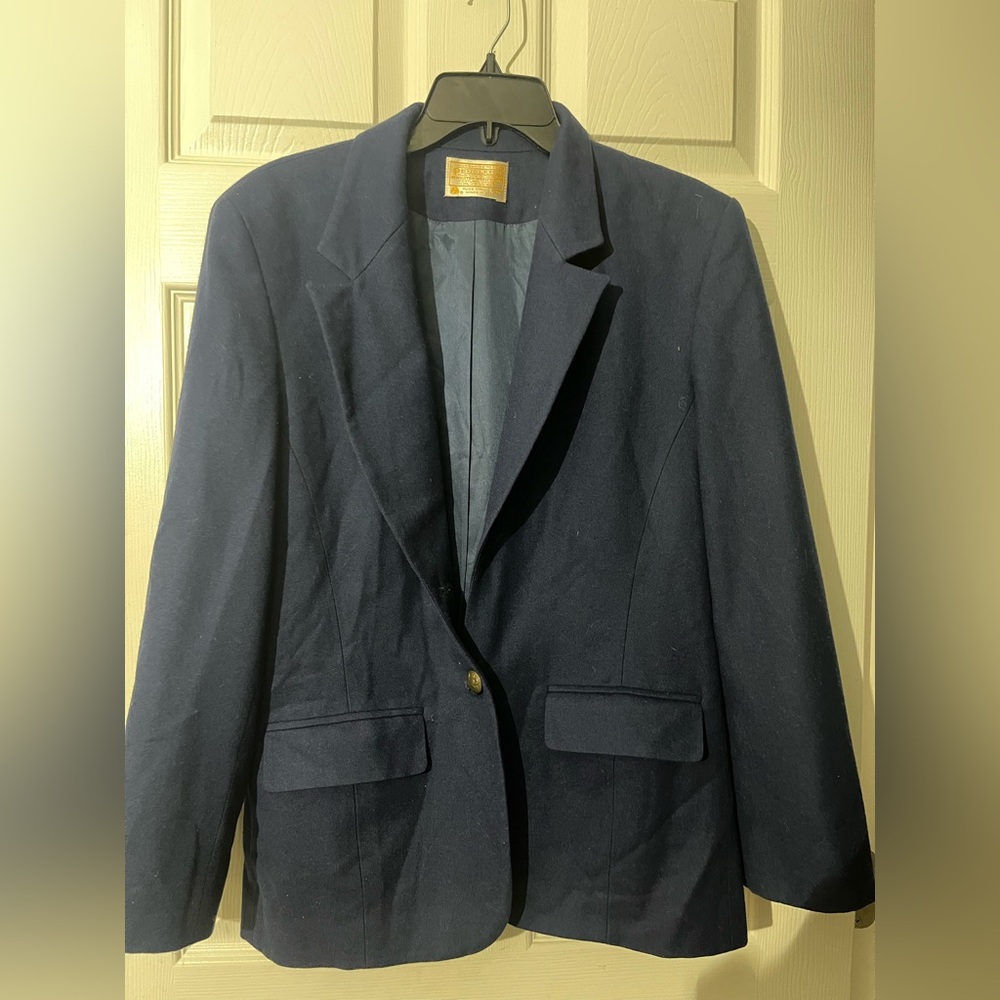 Pendleton Dark Blue Blazer size 8 missing a button